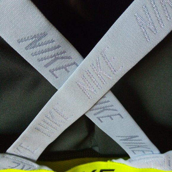 Nike Logo sports bra - Picture 5 of 5